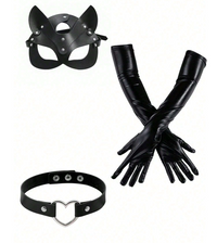 Carenne – latex maszk, nyaklánc és kesztyű