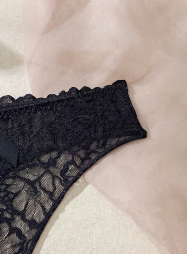 Amara – plus size csipkés nyitott tanga