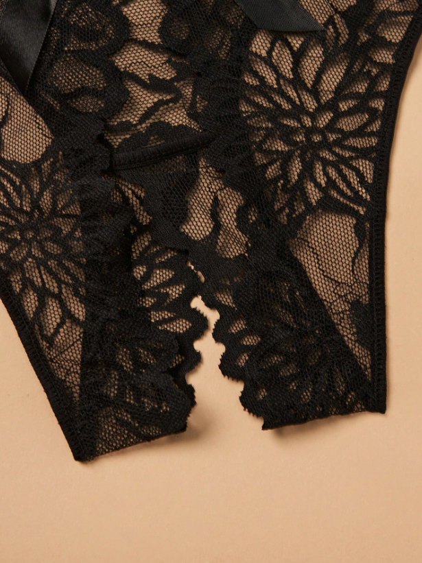 Amara – plus size csipkés nyitott tanga