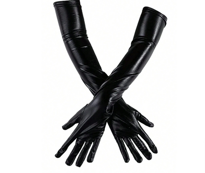 Carenne – latex maszk, nyaklánc és kesztyű