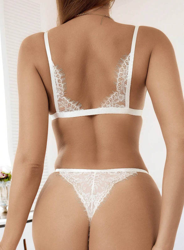 Melissa - elől kapcsolható csipke melltartó + tanga