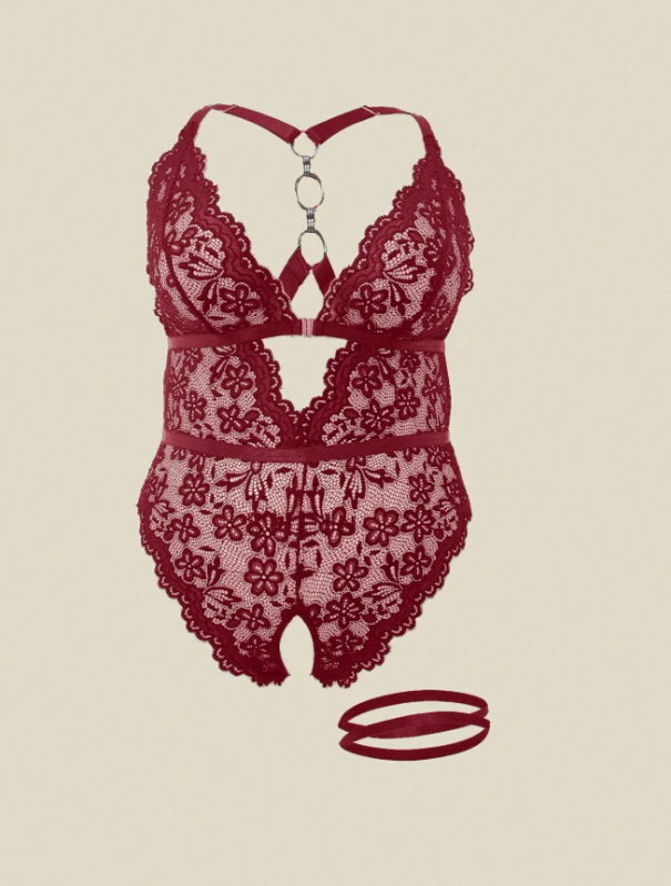 Sandrie - alul nyitott plus size csipke body